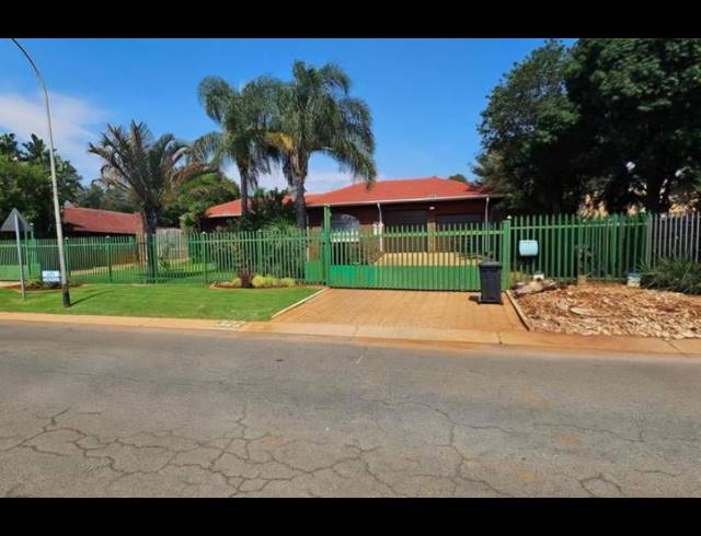 4 BEDROOM HOUSE FOR SALE IN ELDORAIGNE
